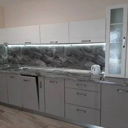 Deluxe 6 Sveti Konstantin